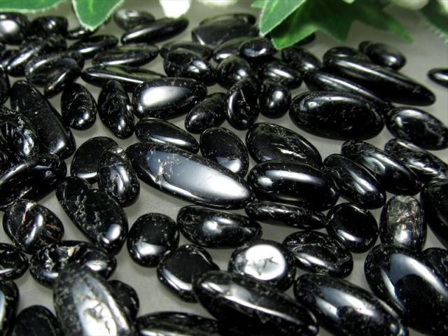 ブラックトルマリン 大粒 さざれ 100g 粒の大きさ 約8ミリ-18ミリ 浄化