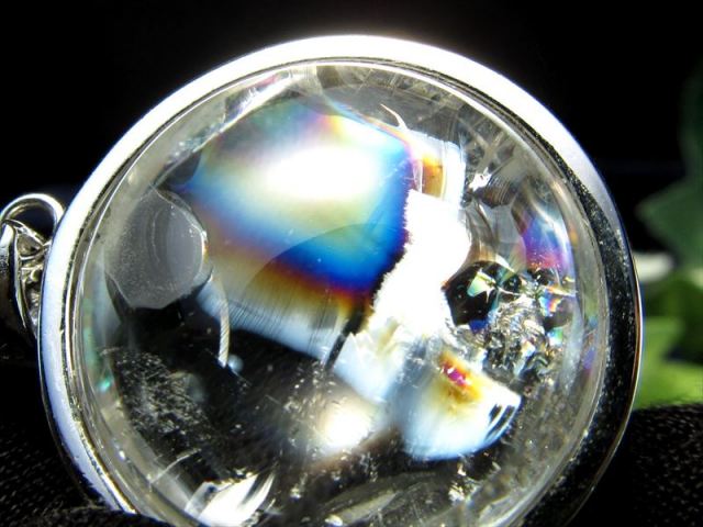 天然虹入り アイリスクォーツ ペンダントトップ 石サイズ直径約25mm 重