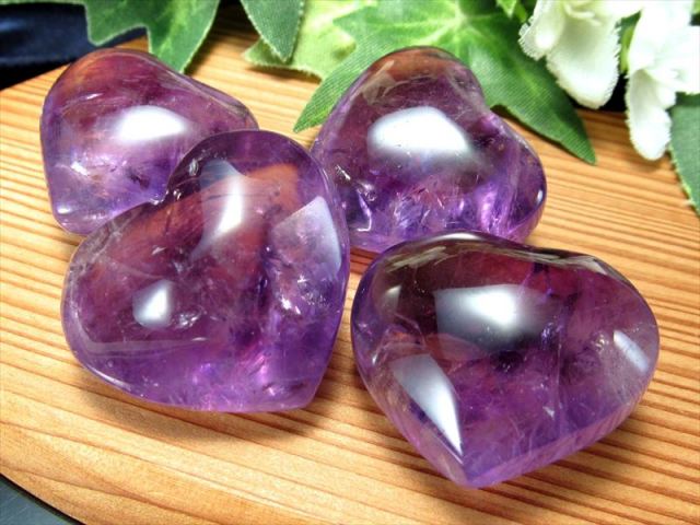 ぷっくり濃厚パープル アメジスト ハート タンブル 50gセット 一袋約4-5個入り 超透明 ぷっくりとしたかわいいハート型のタンブル 愛の守護石