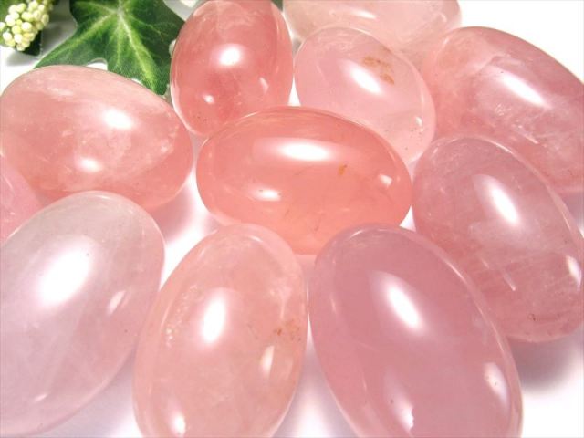 石のピンクの葡萄(大小２個) 石のピンクの葡萄(大小2個) 石のピンクの葡萄(大小2個)