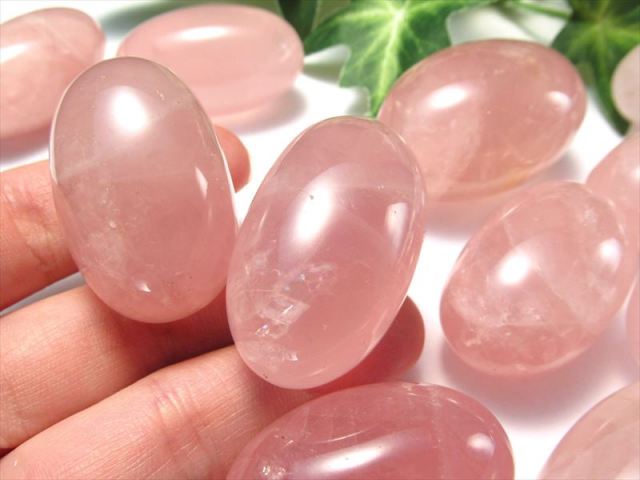 セット売り Mサイズ ローズクォーツ シバリンガム 100gセット 1個約20g-40g 一袋約3-6個入り つやつやぷっくりタンブル 恋愛成就の石 ブラジル産