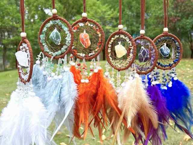 天然石のフェザードリームキャッチャー 全長約30cm 紐で調節可 ネット部分直径約8cm 悪夢を消し去り良い夢を呼び込む ネイティブアメリカンの魔除け装飾品