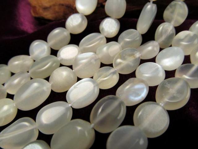 高品質 ホワイトムーンストーン 月長石 タンブル連 粒サイズ約5mm-7.5mm 一連 約38cm-40cm お買い得タンブル連 インド産 パワーストーン 天然石