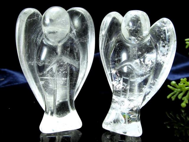 ●4A【天然水晶 エンジェル彫り】1個売り 縦50mm前後 天使クリスタル インテリアに 風水グッズ 置物【ブラジル産】sai