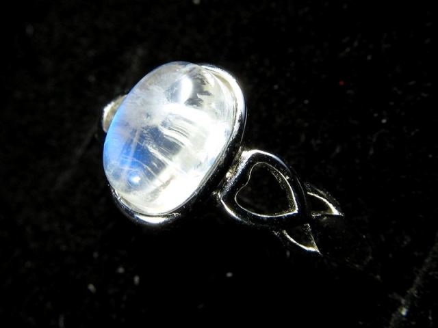 ブルームーンストーン オーバル型リング 1個売り フリーサイズ 9号-13