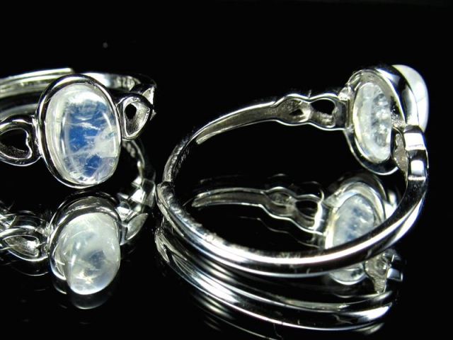 ブルームーンストーン オーバル型リング 1個売り フリーサイズ 9号-13