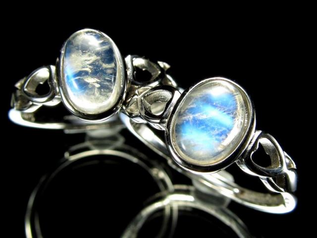 ブルームーンストーン オーバル型リング 1個売り フリーサイズ 9号-13号 石の縦約7mm-9mm前後 極上質ストーン使用 シルバーリング Silver925 指輪 インド産