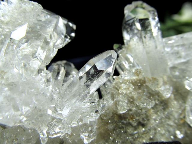 ☆超極大12.66kg！！☆超極品☆存在際立つ美しい水晶群☆水晶クラスター 原石 GOLD STONE 天然 水晶 クラスター 133g ブラジル ゼッカ産 透明