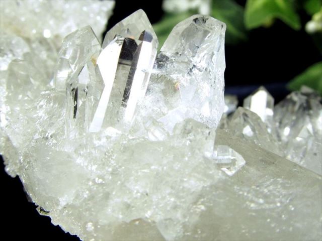 ✳️美しい照り、輝きを放つ‼️存在際立つ水晶✨SS級 水晶クラスター 天然石 原石 照り最高の水晶 ゼッカ産 水晶クラスター 最大幅約142mm 重さ147g 謎