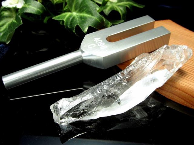 4個限定のセット レムリアンルーツクォーツ クリスタルチューナー 音叉浄化セット オーガンジー袋入り 長さ約80mm 重さ約34.8g