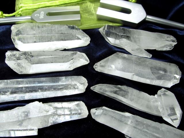 送料無料 メール便対応のコンパクトタイプ ブラジル産 水晶ポイント付