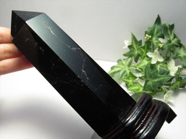 黒水晶 モリオン ポイント 台付 重さ693g 高さ約186mm 強力な邪気払い 浄化の黒い水晶 モリオン ポイント置物 チベット産 パワーストーン 天然石