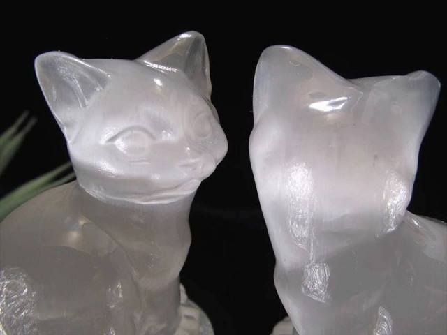 セレナイト 透石膏 猫 ネコ 彫刻置物 高さ約8.5cm-9.5cm 1個売り