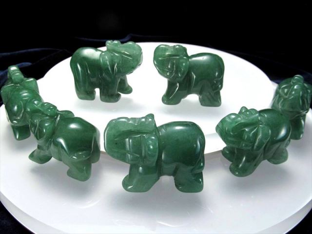 ミニサイズ 濃いめグリーン アベンチュリン ゾウ 置物 重さ30g-40g前後