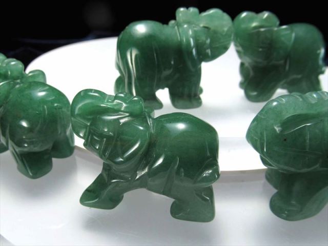 多層球　置物　グリーンアベンチュリン　工芸品 ミニサイズ 濃いめグリーン アベンチュリン ゾウ 置物 重さ30g-40g前後