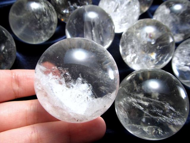 天然透明水晶 丸玉 直径28mm-30mm すべての浄化と純粋さの象徴