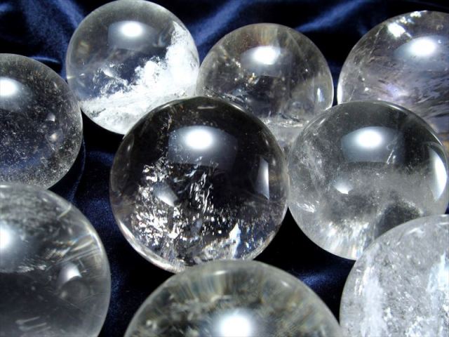 天然透明水晶 丸玉 直径28mm-30mm すべての浄化と純粋さの象徴 お守り