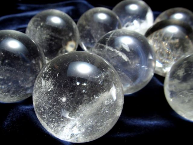 天然透明水晶 丸玉 直径28mm-30mm すべての浄化と純粋さの象徴 お守り