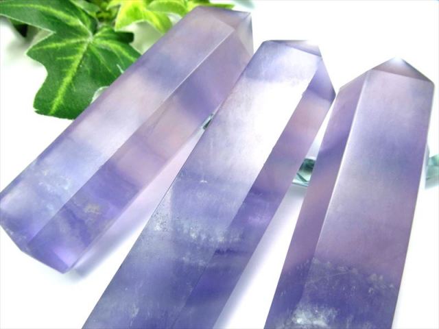 幻影パープルフローライト 蛍石 ポイント 重さ 115g-135g パープルフローライト六角柱ポイント 超透明縞々模様 未熟な部分を成長させてくれる石 ブラジル産
