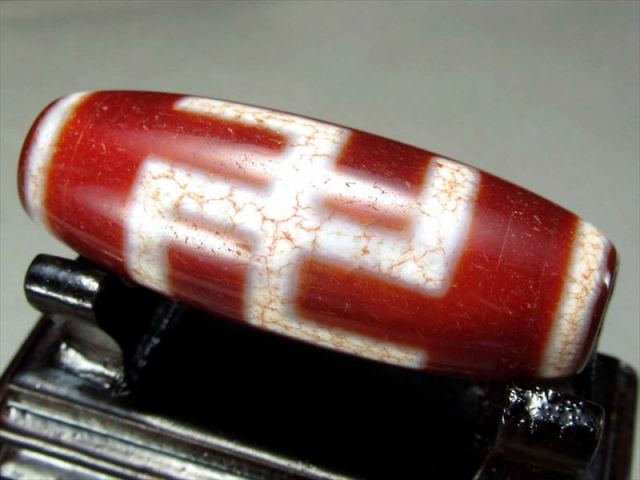 一眼 卍 まんじ 紅朱砂龍紋天珠 約39mm 1個売り 一眼天珠 卍天珠 チベット発祥の厄除け・開運お守り パワーストーン 天然石