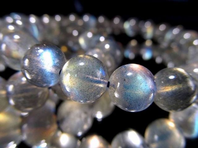 シラー多めの厳選品 2A+ ラブラドライト ブレスレット 7mm-7.5mm×25珠前後 困難を打開する石 まるでオーロラ 色とりどりの美しいシラー マダガスカル産