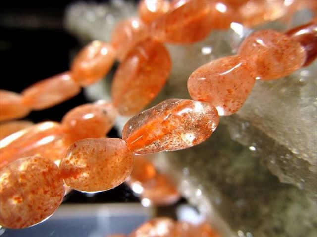 サンストーン タンブル 連 粒サイズ約5mm-7mm 一連 約38cm-40cm 高品質入荷 お買い得タンブル連 インド産