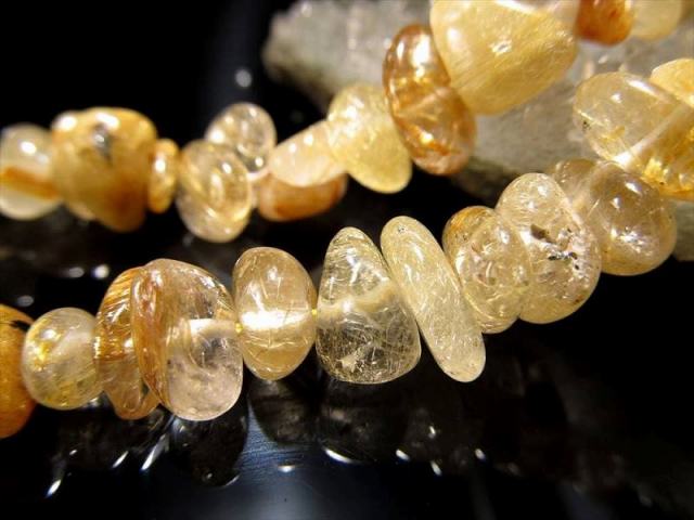 ゴールドタイチンルチル さざれ 連 約5mm-11mm 一連 約38-40cm きらきらルチル ヘマタイト入りも ブラジル産 rn-p