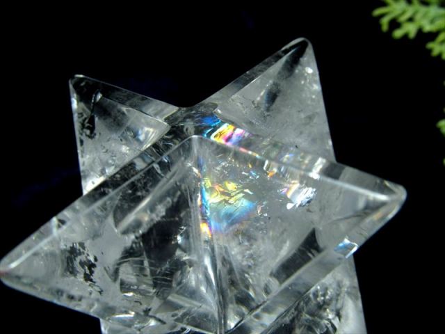 虹入り 天然水晶 マカバスター 最大幅約39mm 104.0g 精神と肉体の調整 純粋と浄化を象徴する万能パワーストーン 透明 ブラジル産 パワーストーン 天然石