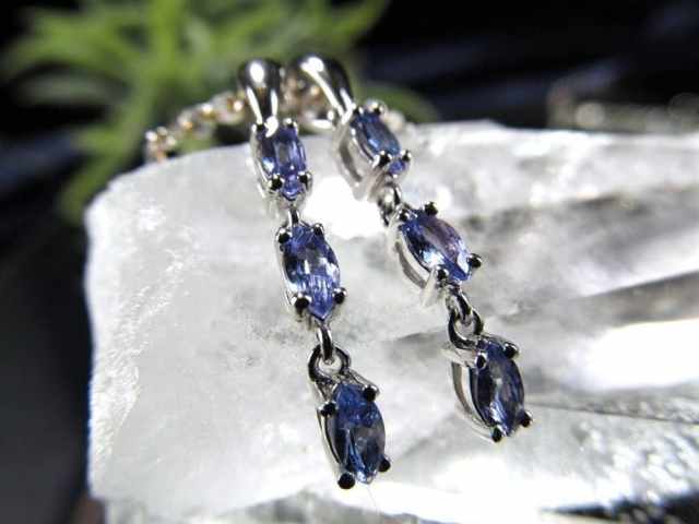 極上5A 宝石質 ゆらゆら揺れるタイプ 3連 タンザナイト ペンダントトップ マーキスカット 石サイズ約4.5mm 全長約19mm 1個売り ゆらゆら揺れるタイプ