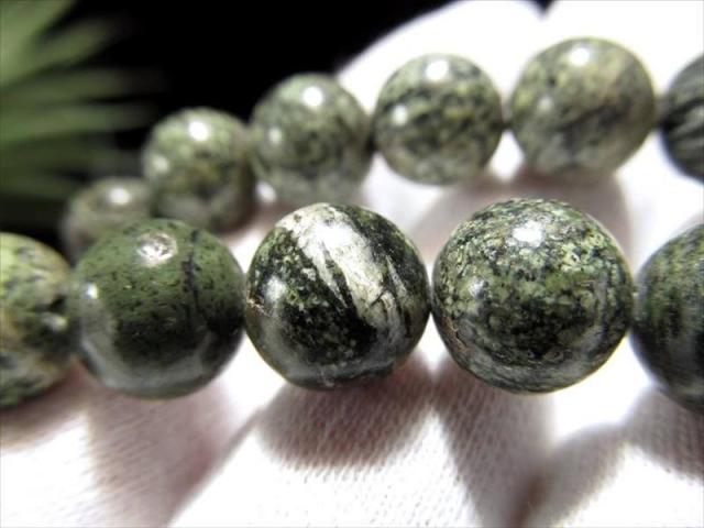 庭石 青石 蛇紋石 蛇紋岩 天然石 景石 サーペンティン パワーストーン 6mm-6.5mm珠 サーペンティン クリソタイル:蛇紋石 一連 約38-40cm 勇気