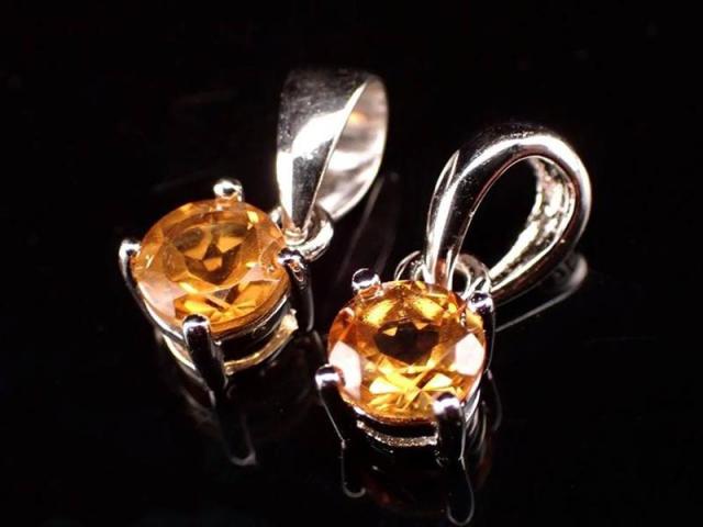 5A シトリン ペンダントトップ ラウンドカット 石サイズ縦約5mm 超透明宝石質 富をもたらす 商売繁盛の石 ブラジル産