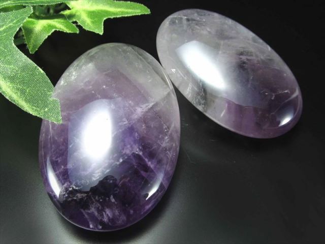 透明グラデーションタイプ アメジスト ホットストーン 重さ 約70-75グラム 大きさ約6cm×4cm マッサージ用天然石 タンブル パワーストーン 天然石