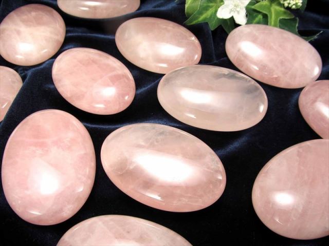物重さ：約 5Kg商品サイズ◆ 粒直径約:150mm【ローズクォーツ】 物重さ：約 5Kg商品サイズ◇ 粒直径約:150mm【ローズクォーツ】