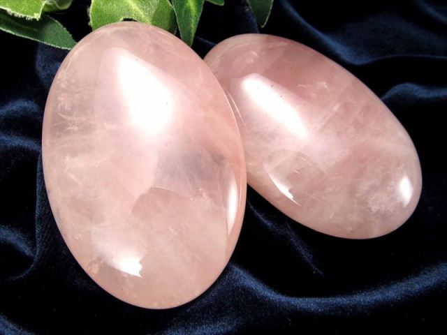 ローズクォーツ ホットストーン 重さ 約65g-80g 大きさ約6cm×4cm マッサージ用天然石 タンブル パワーストーン 天然石