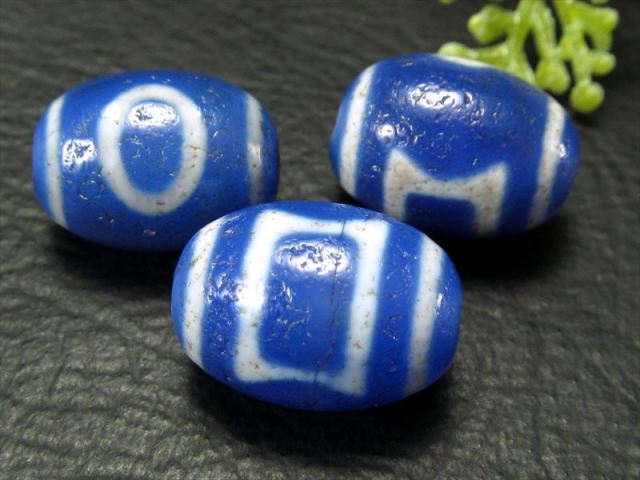 鮮やかブルー ブルーアゲート 天地天珠 てんちてんじゅ ころんと可愛い