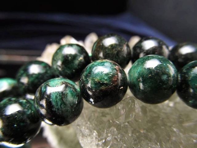 激安宣言 約12mm珠 グリーンマイカ 一連 約37-39cm グリーンが煌めくキラキラ結晶 心の安定・自己成長の石 ブラジル産 geki-sak パワーストーン 天然石