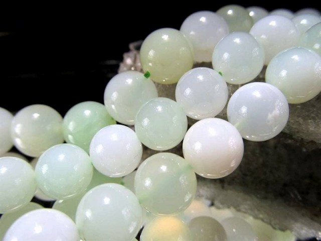 激安宣言 約12mm珠 ミルキーグリーンオパール 蛋白石 一連 約37-39cm ふんわりミルキーカラーMIX やわらかなホワイトやグリーン 10月の誕生石