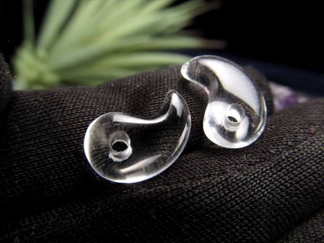 1個売り Sサイズ 天然水晶 勾玉(まがたま) 縦約14mm×横約9mm 天然石