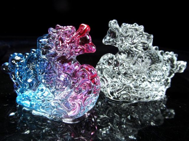 選べる8色のドラゴン Sサイズ アクリル製 龍神 モチーフ置物 1個売り 高さ約45mm前後 重さ約60g前後 運気上昇 昇竜 宝珠持ち 龍雲あり 商売繁盛・子孫繁栄