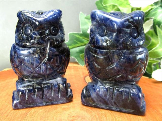ソーダライトフクロウ彫り 置物 重さ約65-75g ふくろう 不苦労 夢や目標のサポートをする石 ブラジル産 パワーストーン 天然石