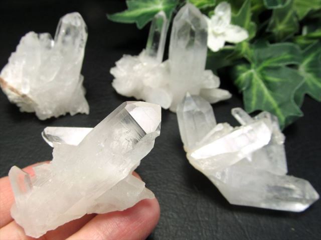 386 マダガスカル産水晶クラスター 特別価格]マダガスカル産水晶クラスター/ピンク（原石241g