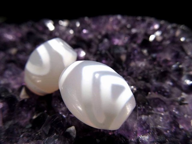 純真ホワイトカラー 山形一眼天珠(やまがたいちがんてんじゅ) 縦サイズ