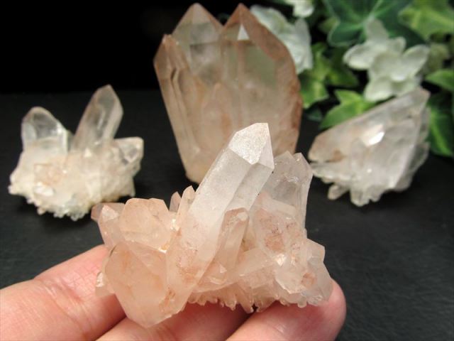 希少 ピンクタイプ マダガスカル産 水晶 クラスター 1個売り 重さ約 