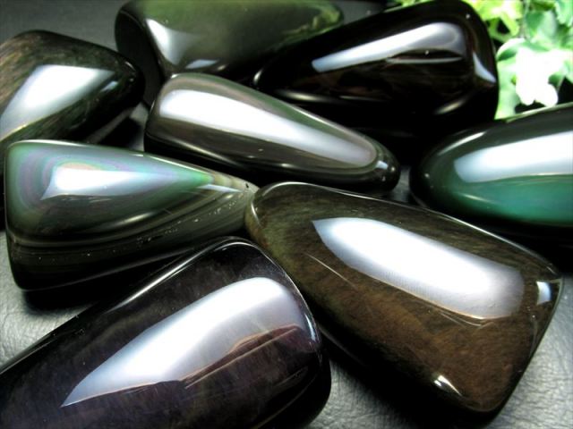 黒曜石こくよう石(オブシディアン)原石置き物