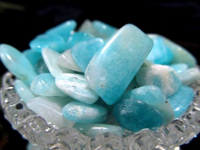 中粒 アマゾナイト さざれ 1袋約100g 粒約7mm-15mm 幸運を呼ぶ石 高品質 浄化用 インテリアに 天河石 ペルー産 パワーストーン 天然石