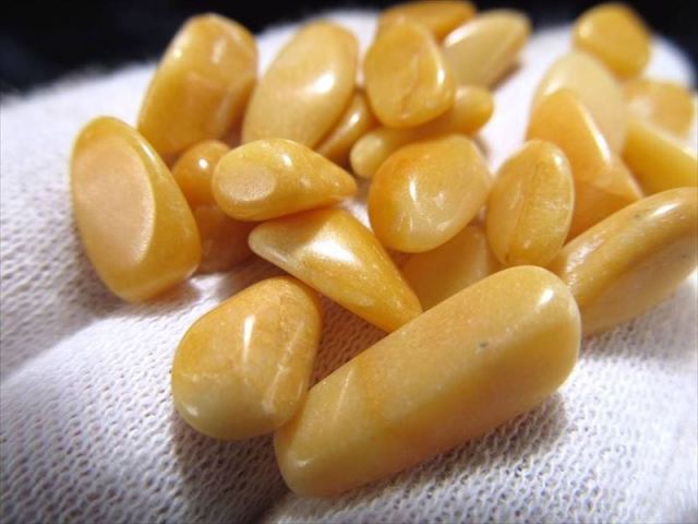 ミルキーオレンジ アラゴナイト さざれ 約200g 粒の大きさ約5mm-15mm