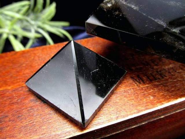 天然 黑水晶 モリオン ピラミッド モリオン【黒水晶】ピラミッド△ポイント◇天然石