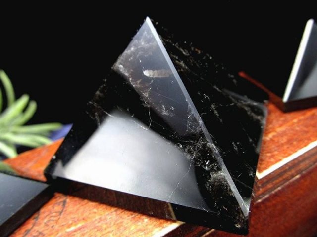 モリオン 最強魔よけ置物 2.5kg モリオン丸玉黒水晶チベット産魔除け天然石