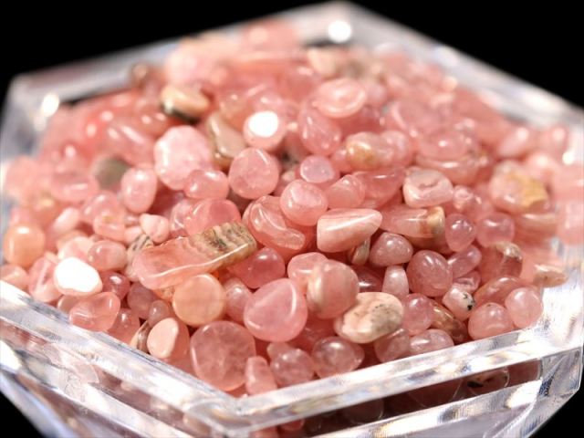 極小粒さらさらタイプ インカローズ さざれ 約100g 粒の大きさ約2ミリ-4ミリ 情熱的な恋をもたらす石 サザレ パワーストーン アルゼンチン産 hos