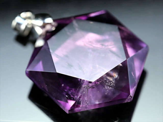 透明感あり 5A アメジスト 六芒星カット ペンダントトップ 1個売り 重さ約10g-17g 超透明 2月の誕生石 最も高貴な輝きを放つ石 宝石のような煌めき